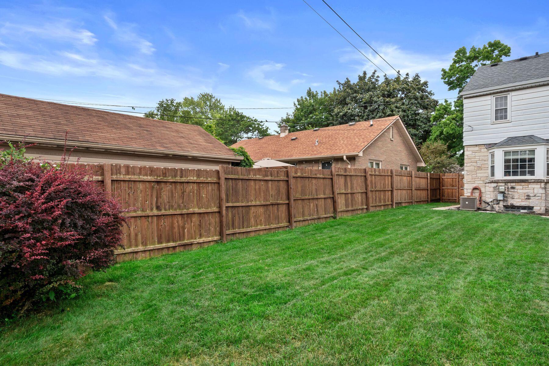 5800 N Bel Aire Dr