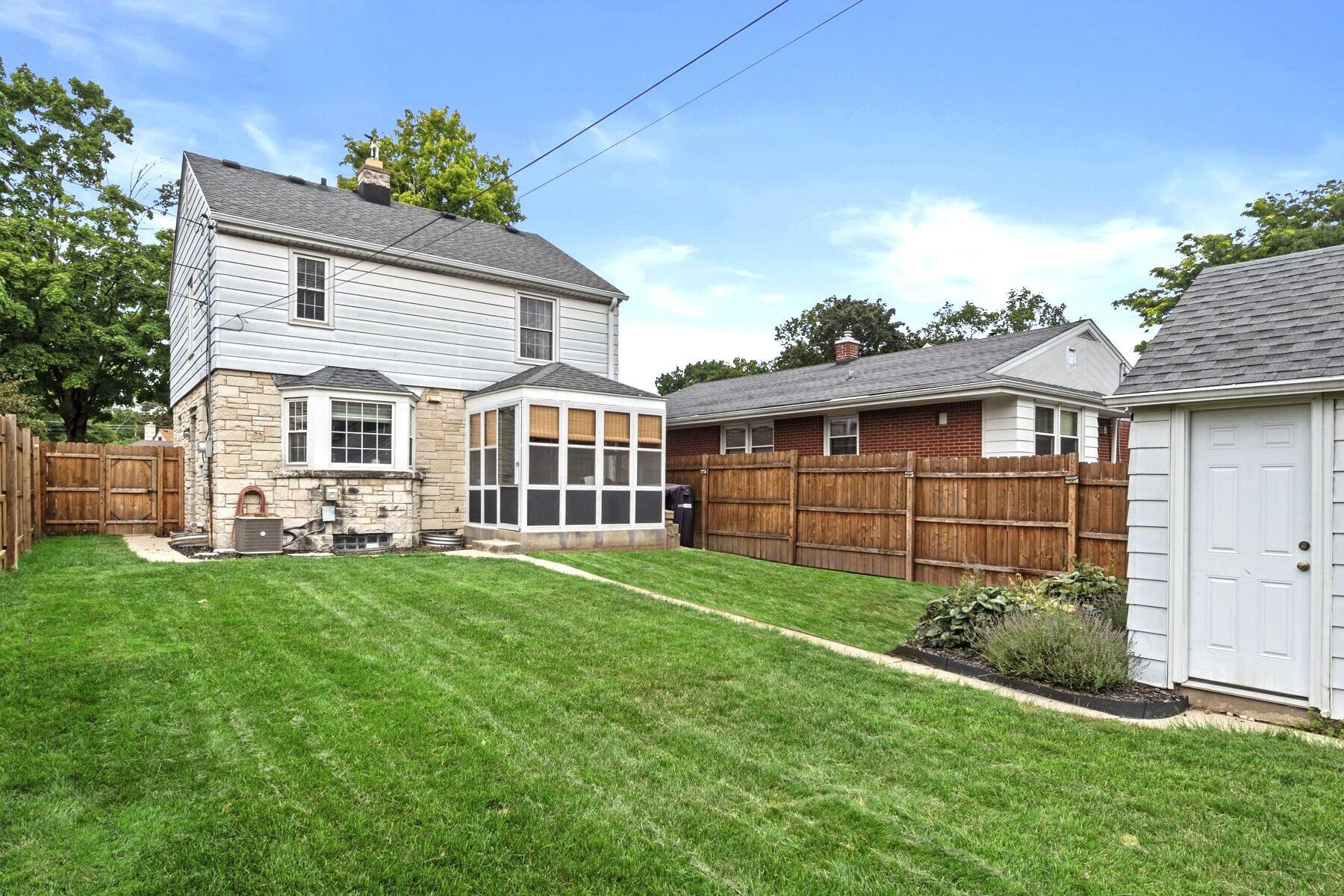 5800 N Bel Aire Dr