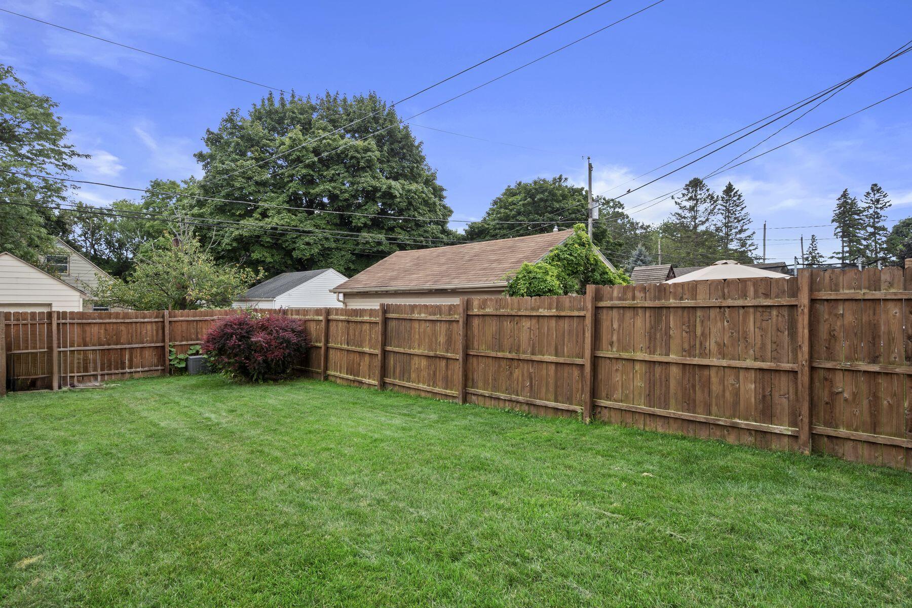 5800 N Bel Aire Dr