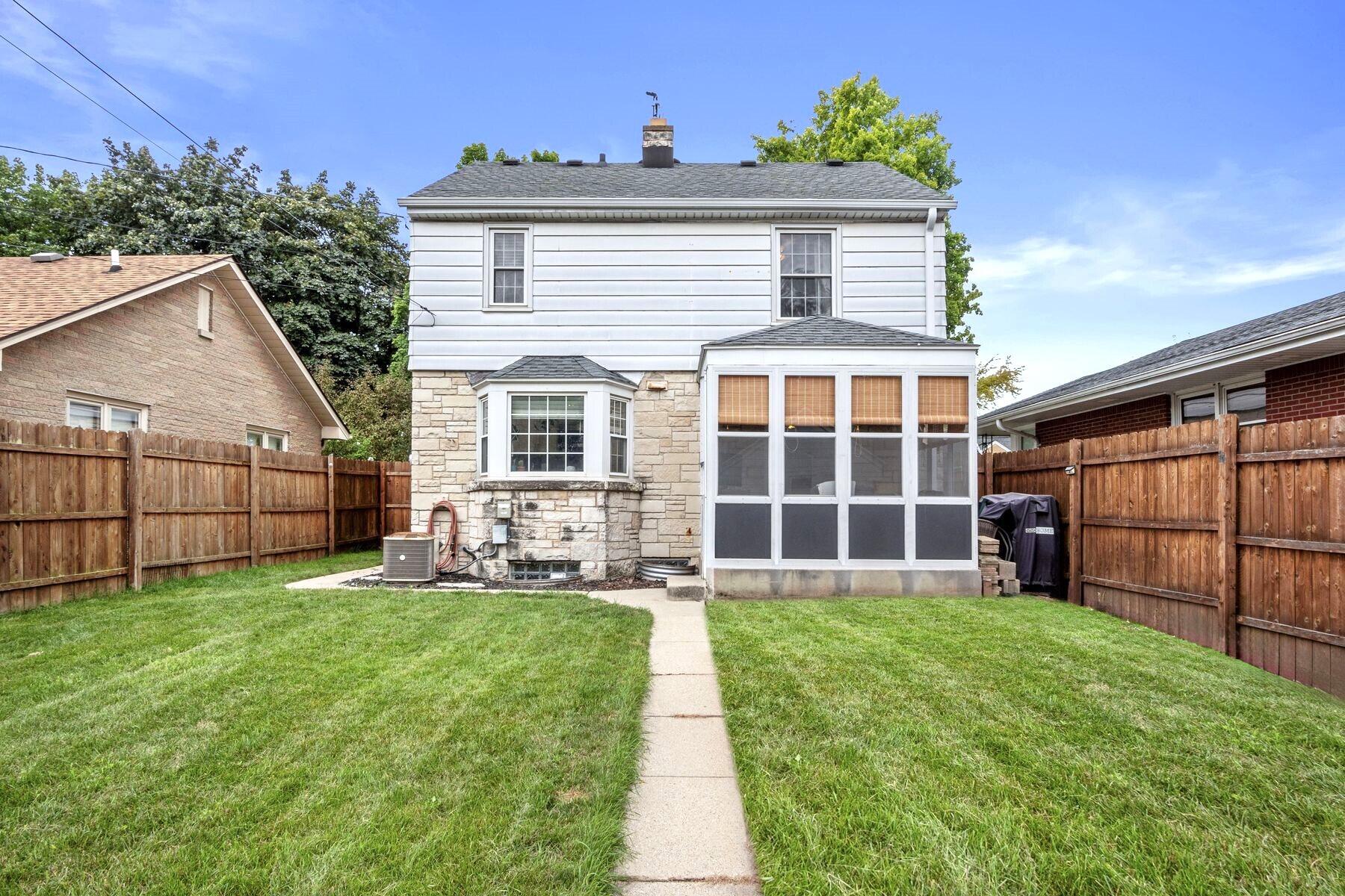 5800 N Bel Aire Dr