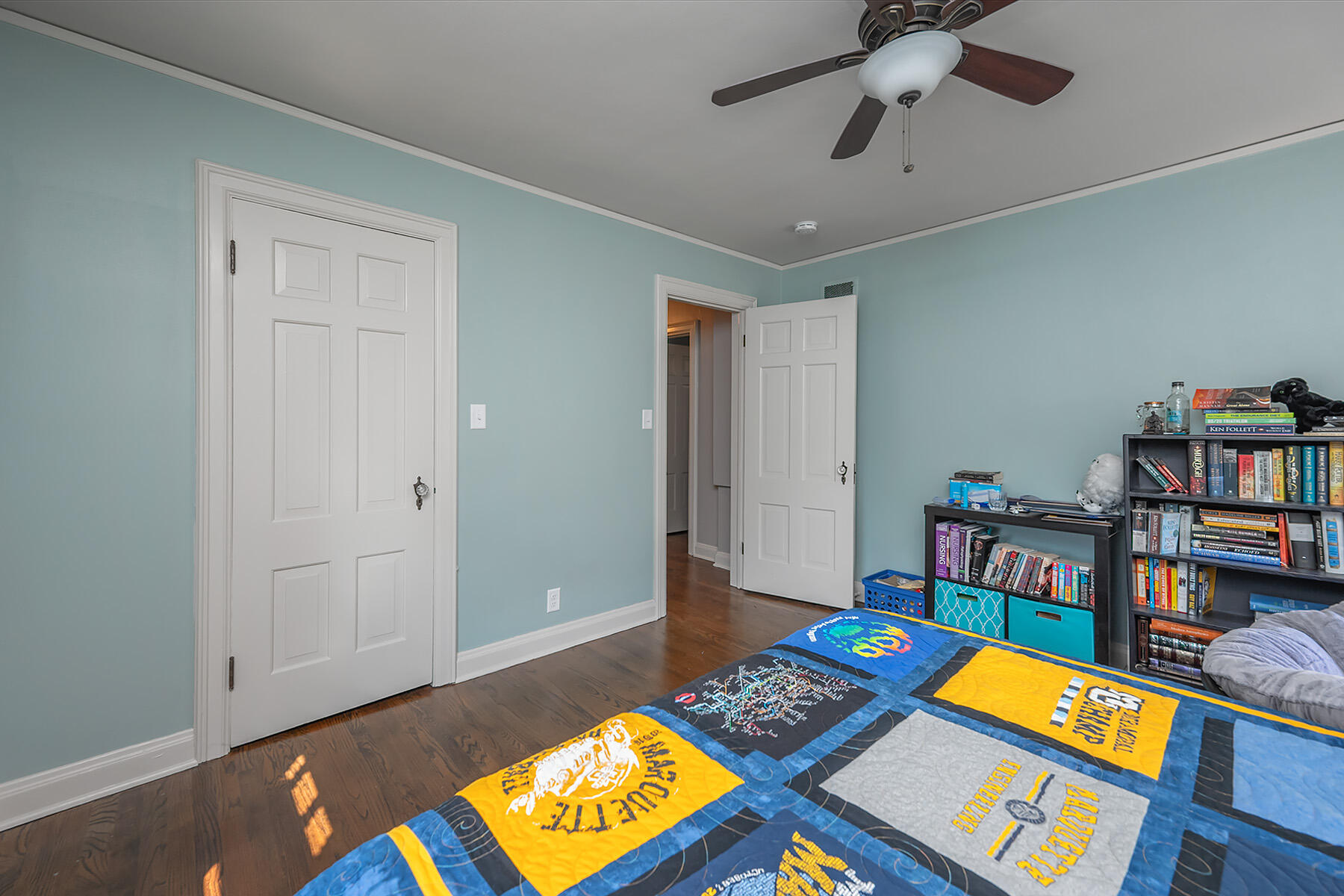 6405 W Lloyd St 6407