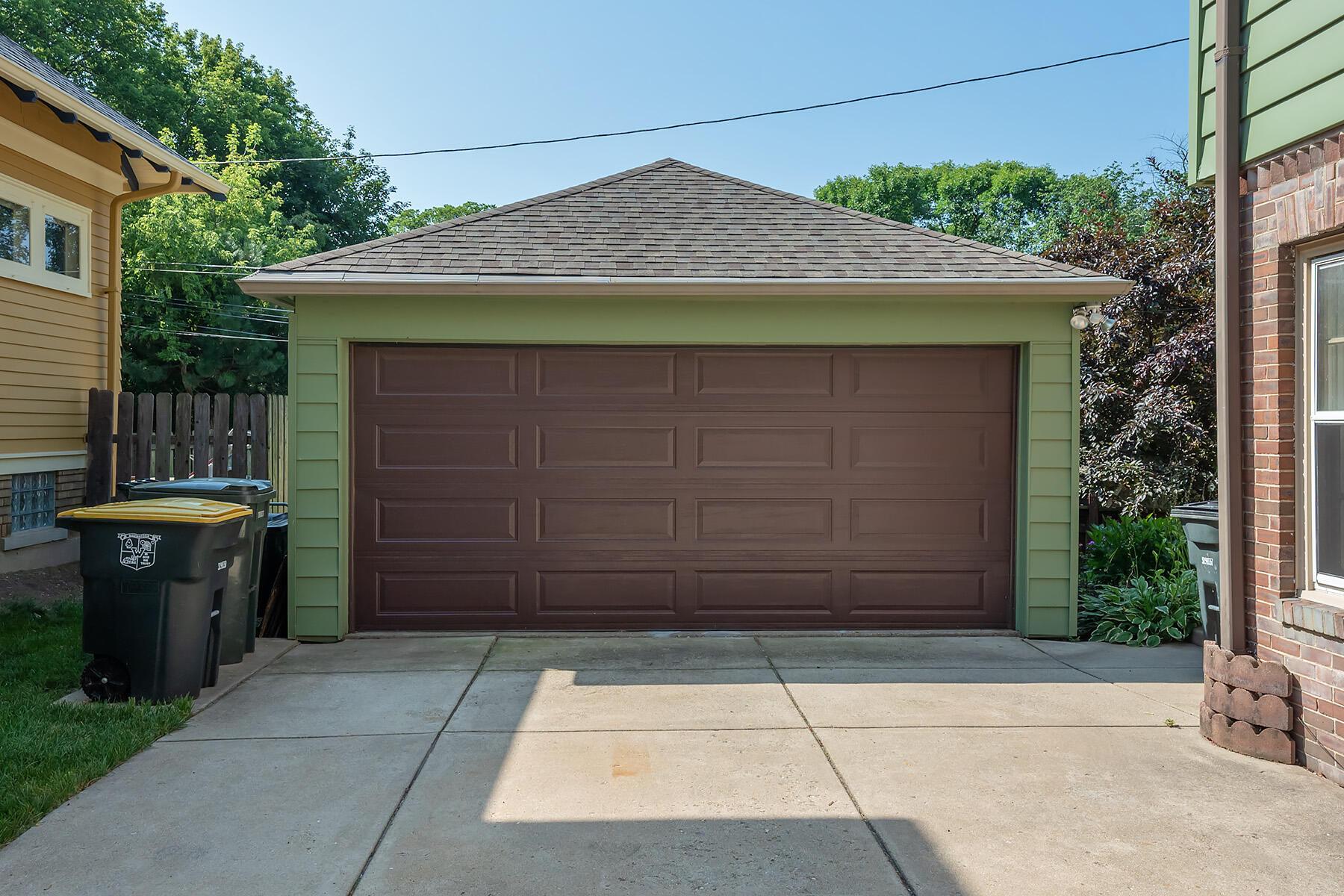 6405 W Lloyd St 6407