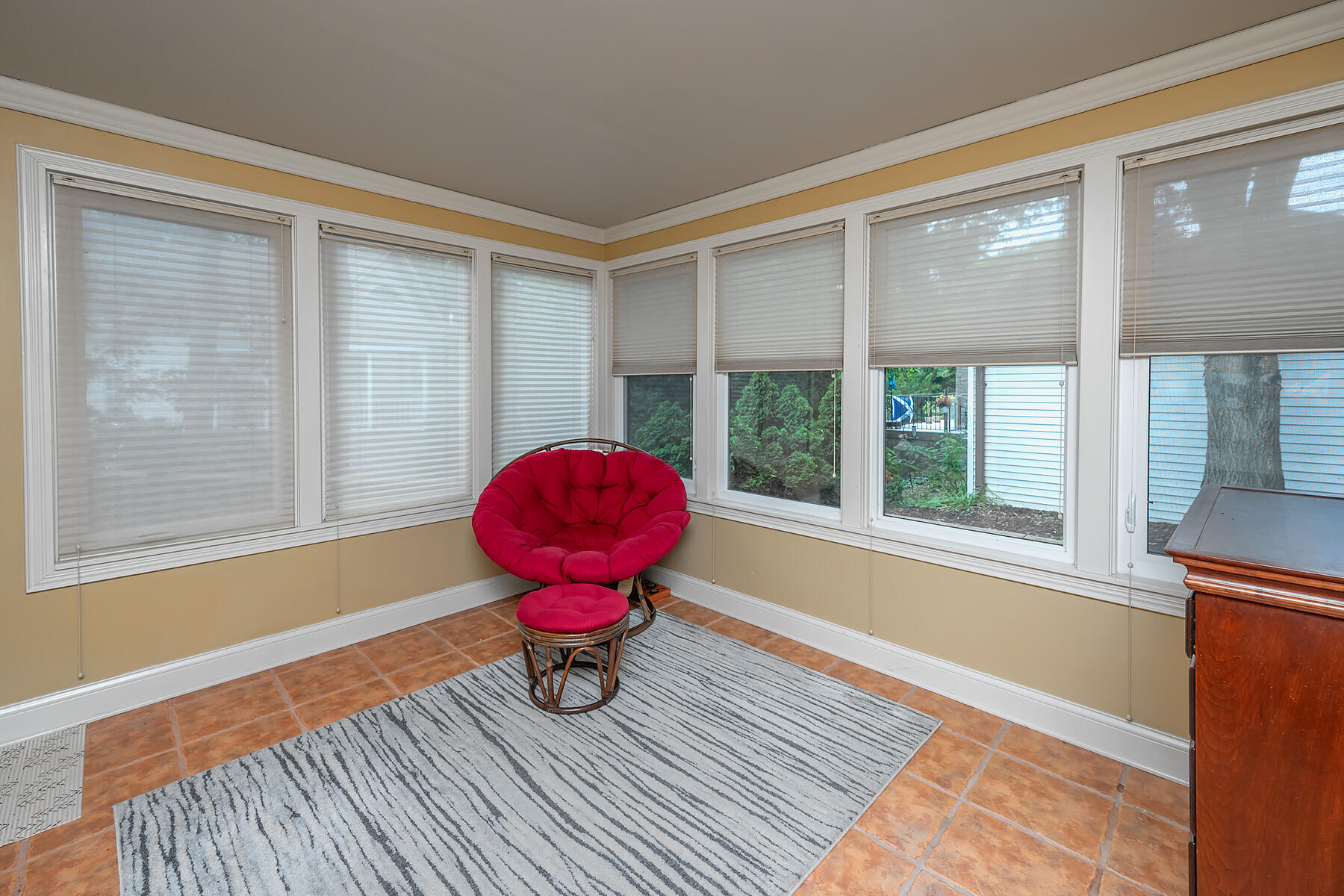 6405 W Lloyd St 6407