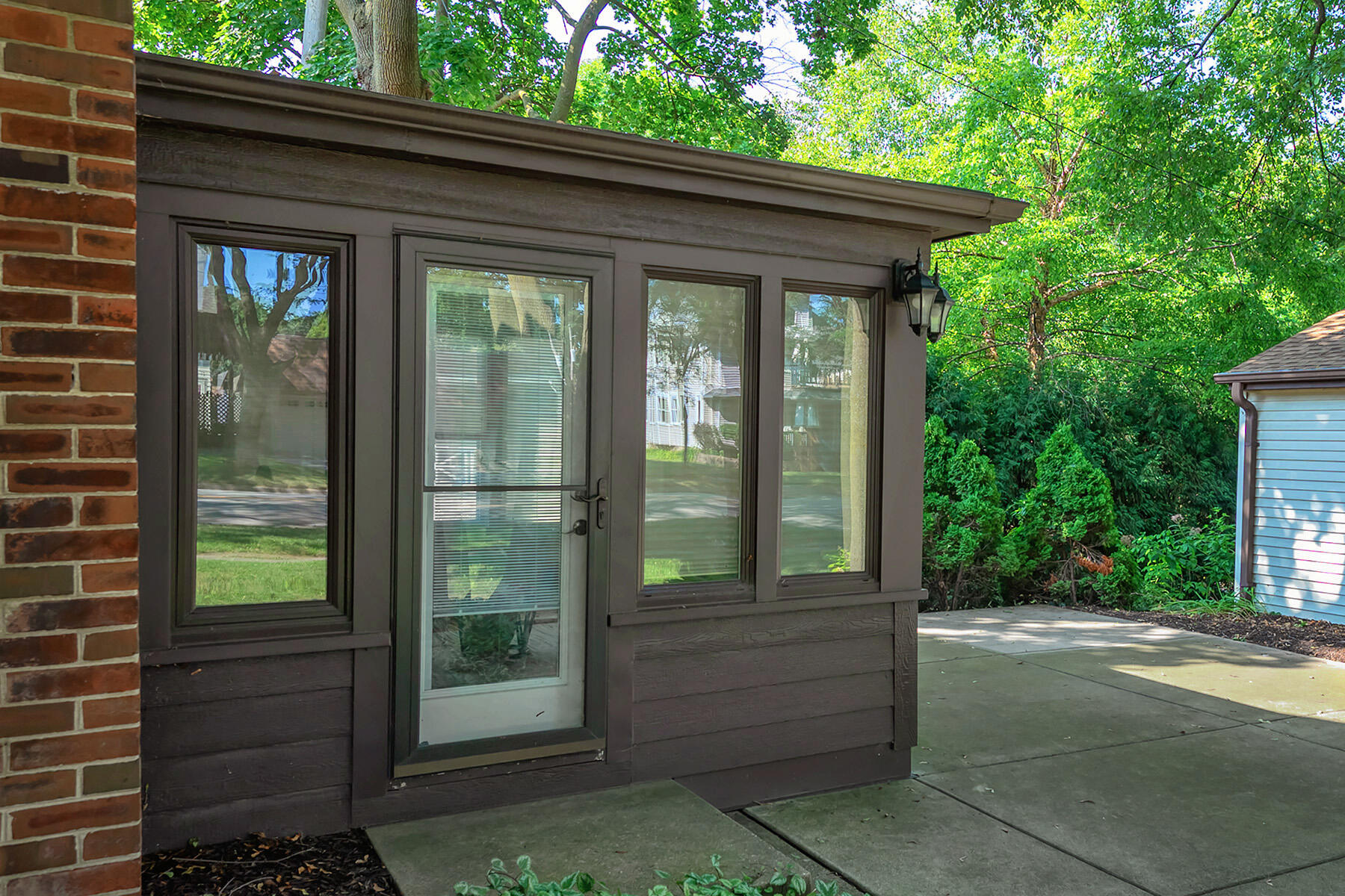 6405 W Lloyd St 6407