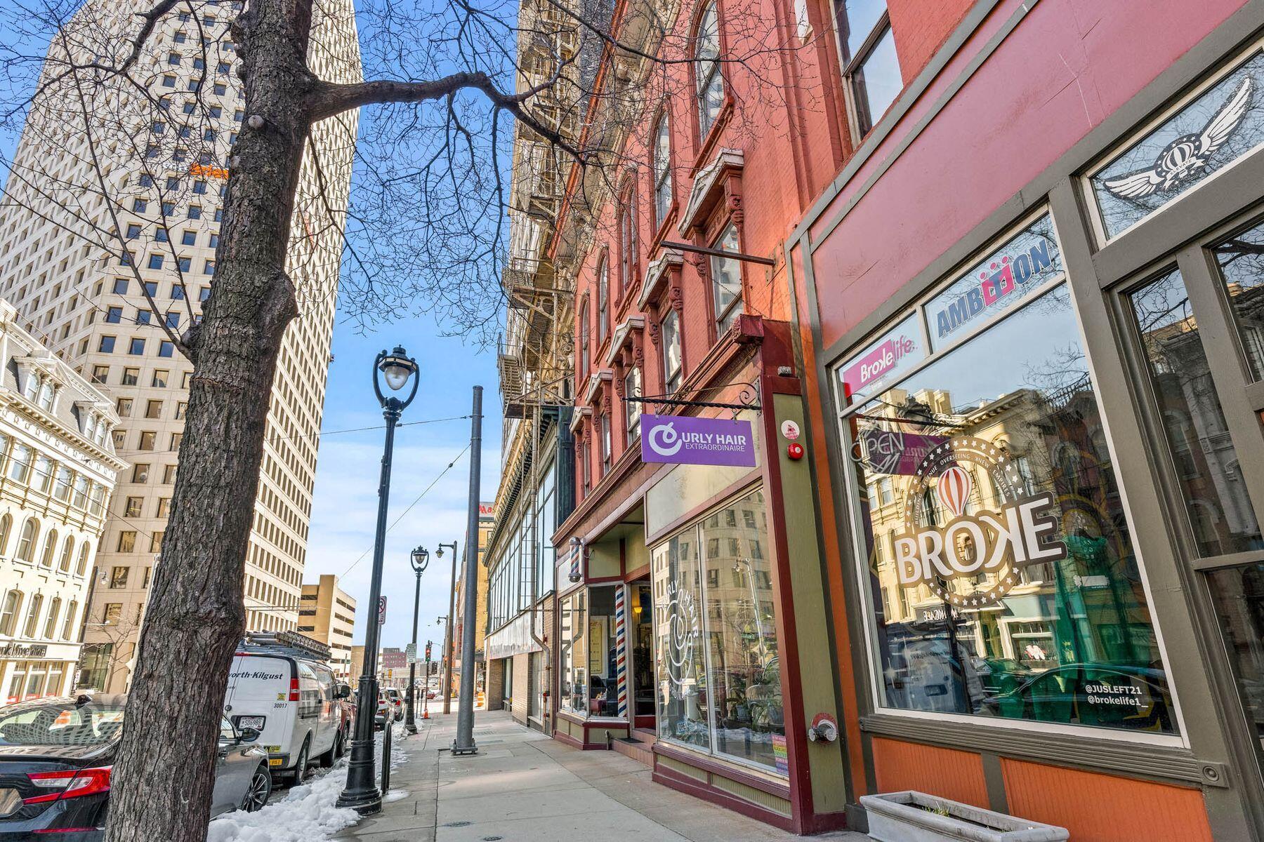 715 N St 302