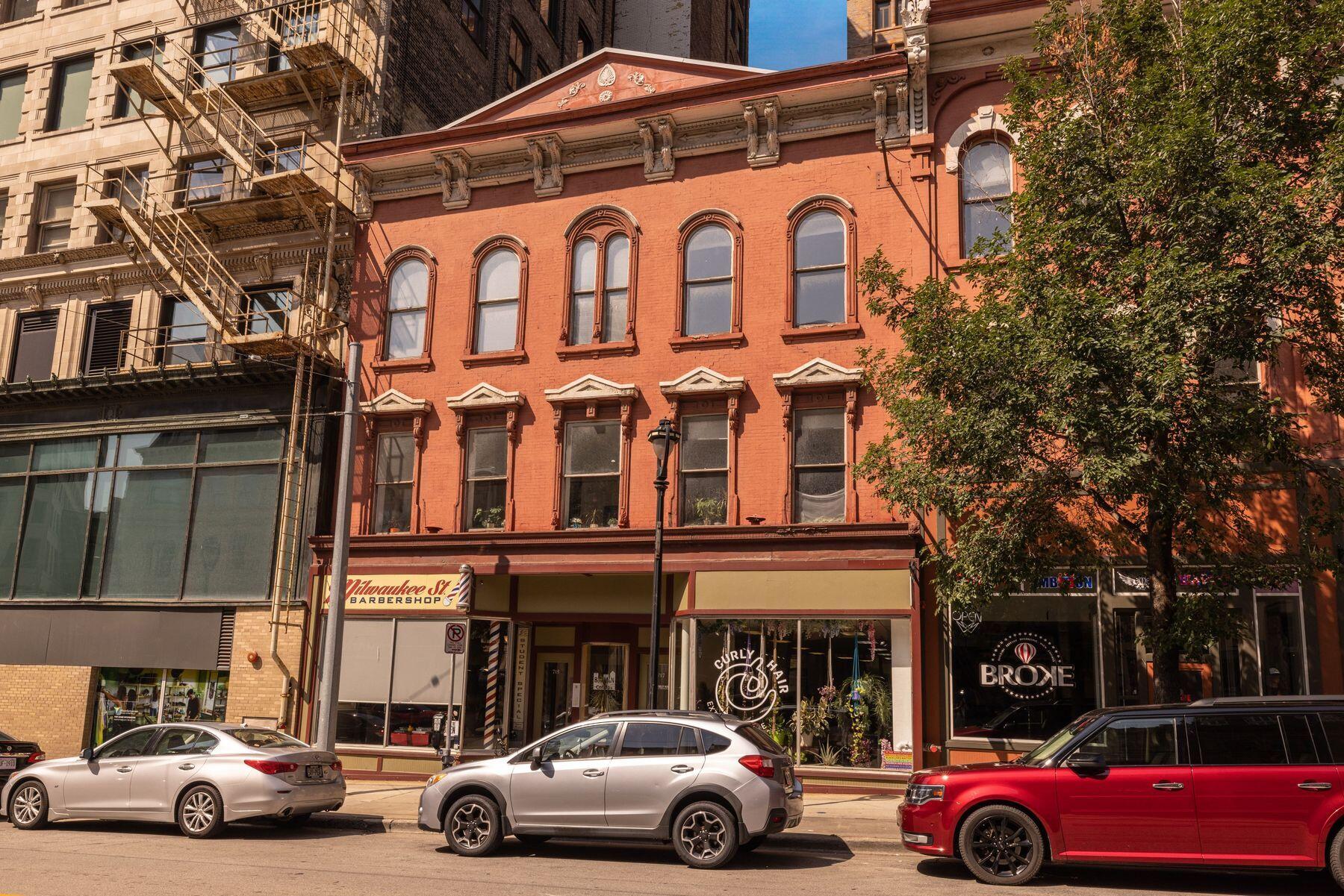 715 N St 302