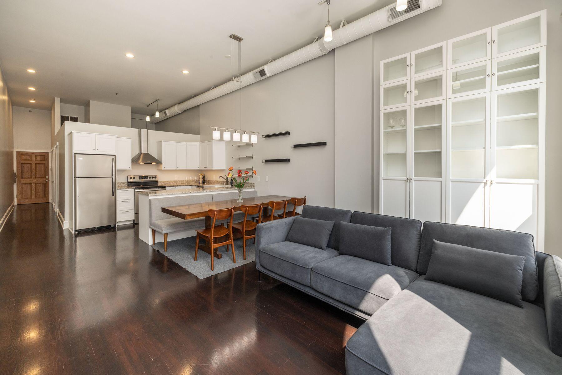 715 N St 302