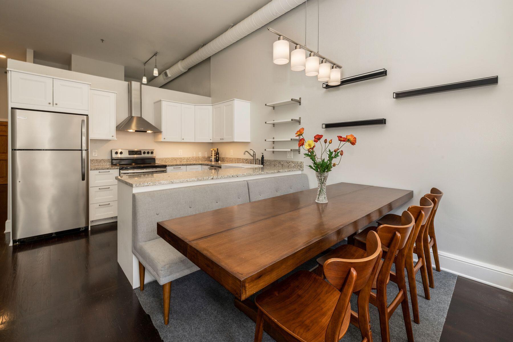 715 N St 302