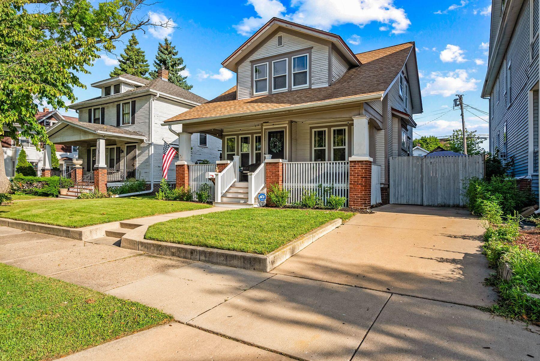 2326 Carmel Ave
