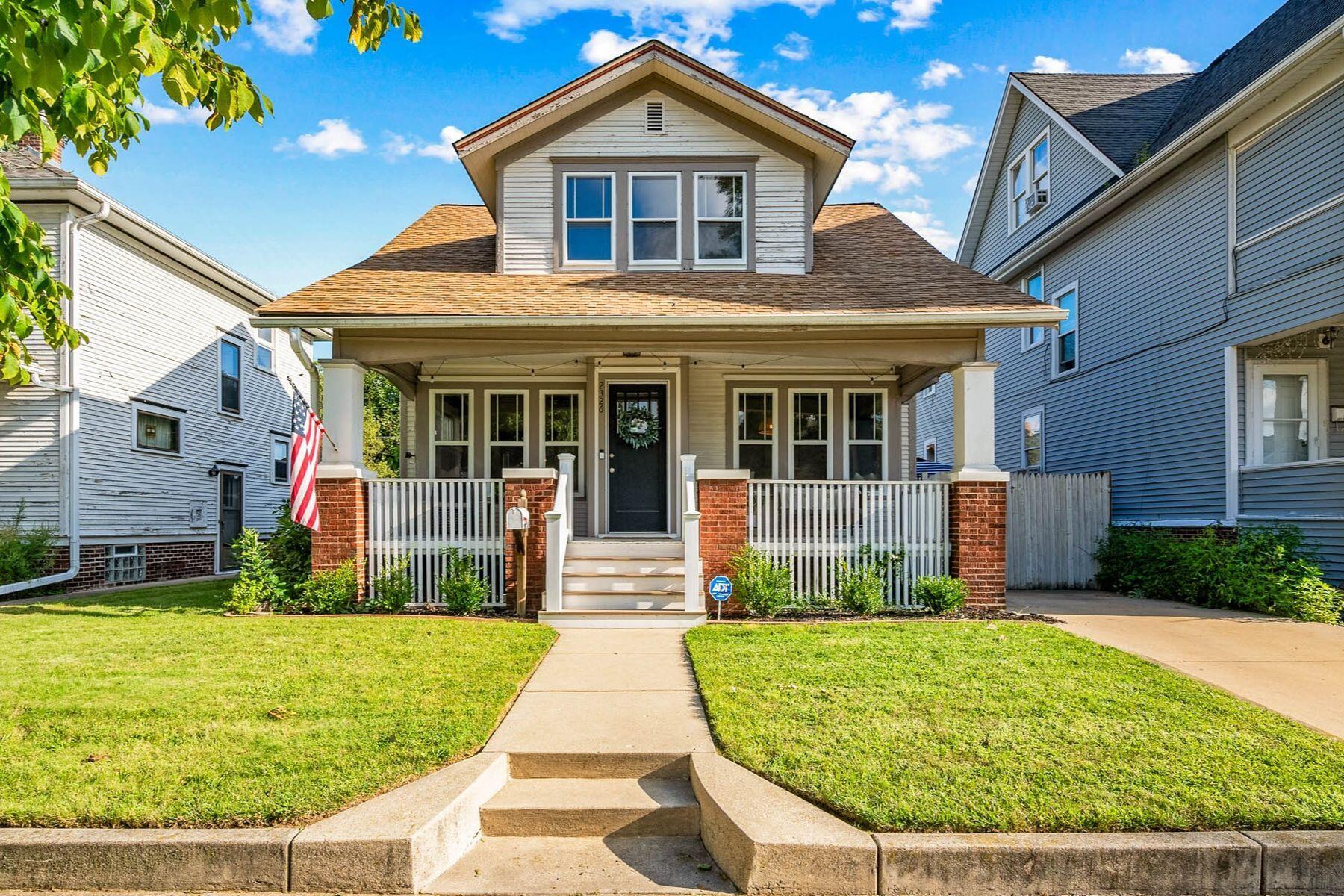 2326 Carmel Ave