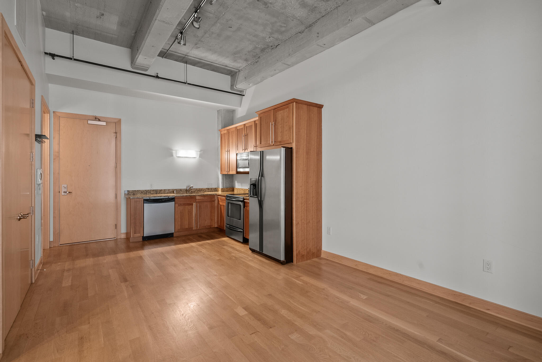 239 E Chicago St 404