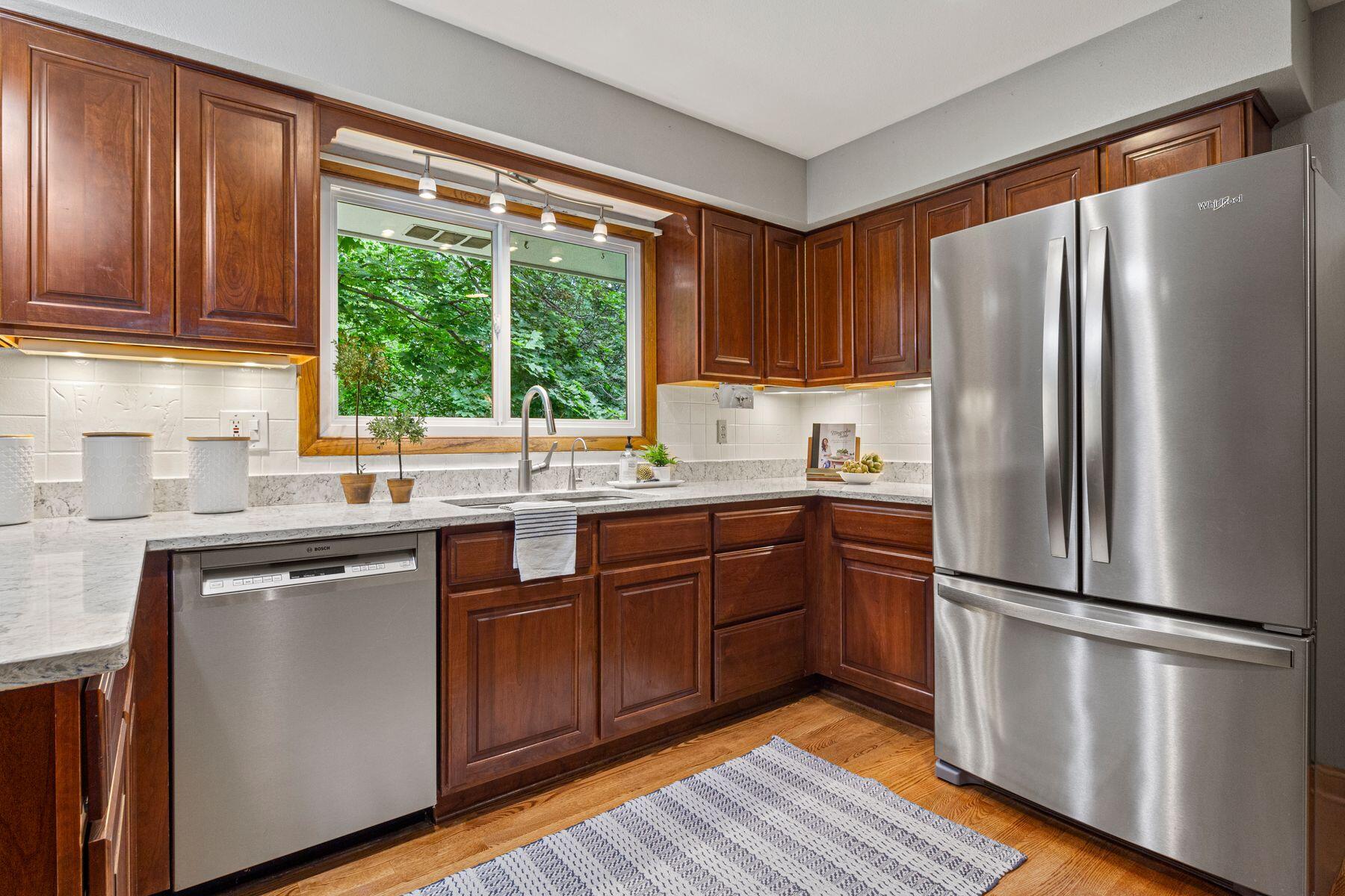 W329N3358 Lakeland Dr