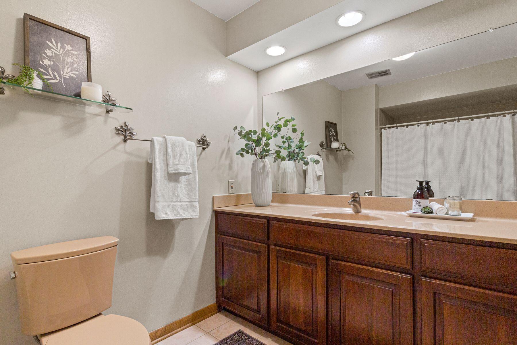 W329N3358 Lakeland Dr