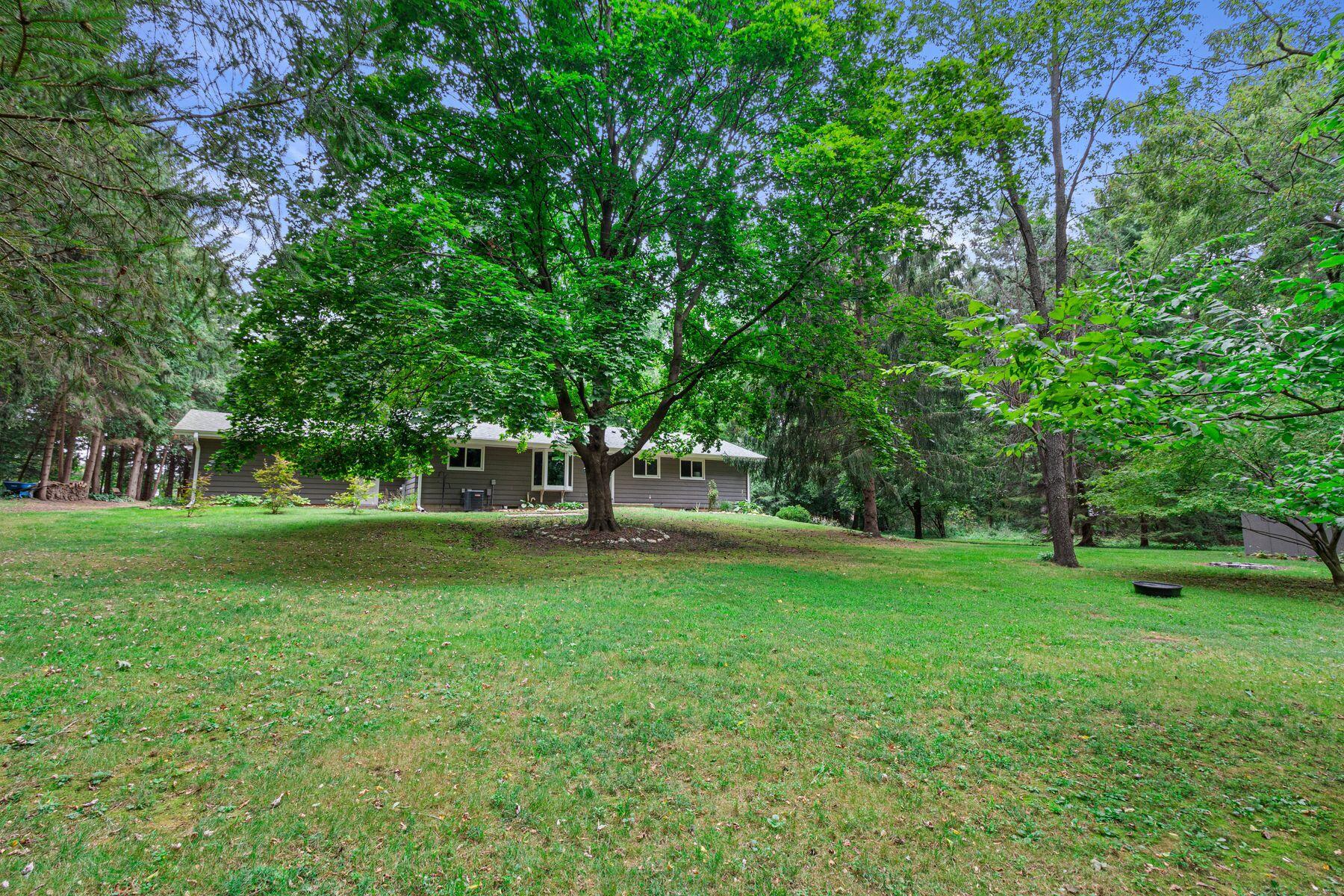 W329N3358 Lakeland Dr