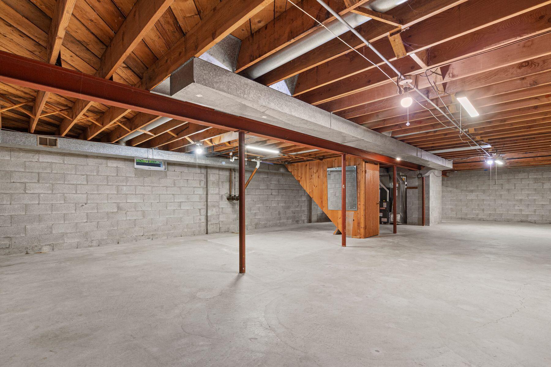 W329N3358 Lakeland Dr