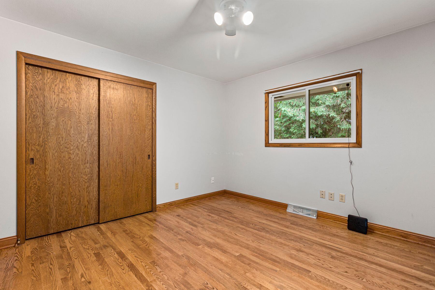 W329N3358 Lakeland Dr