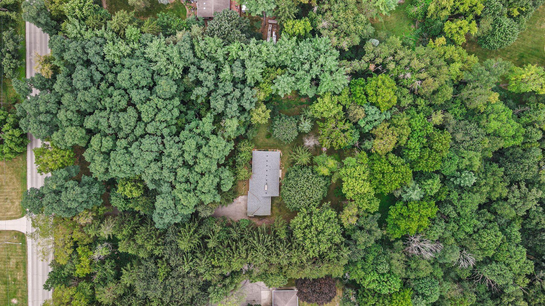 W329N3358 Lakeland Dr