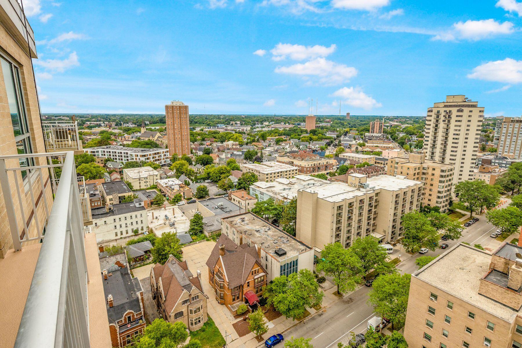 1522 N Prospect Ave 1704