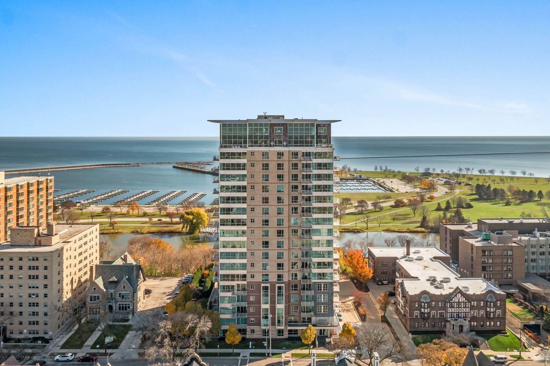 1522 N Prospect Ave 1704