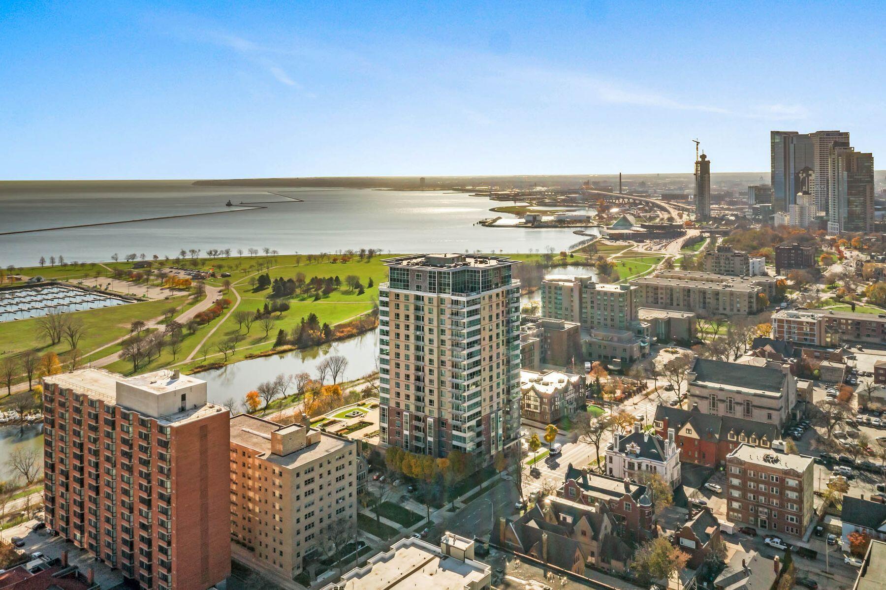 1522 N Prospect Ave 1704