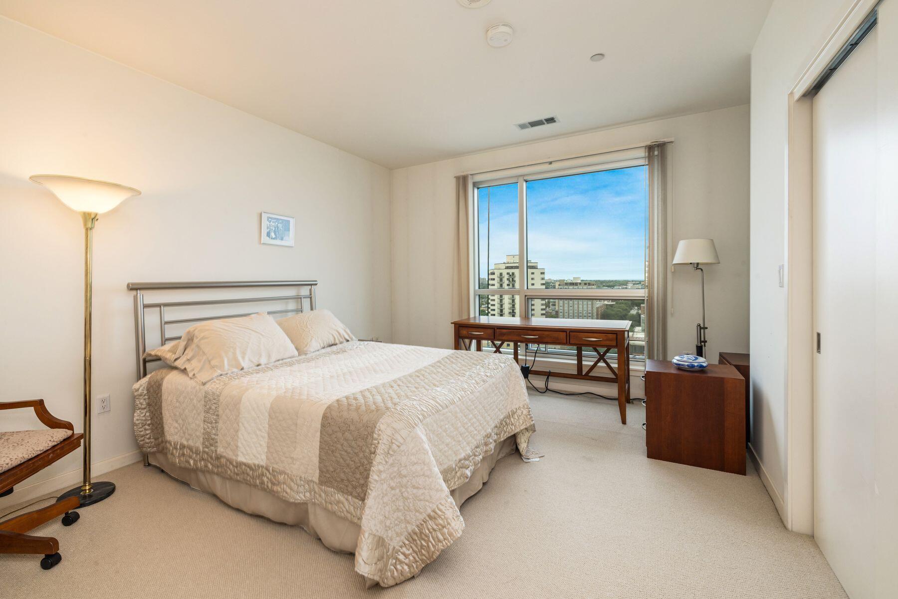 1522 N Prospect Ave 1704