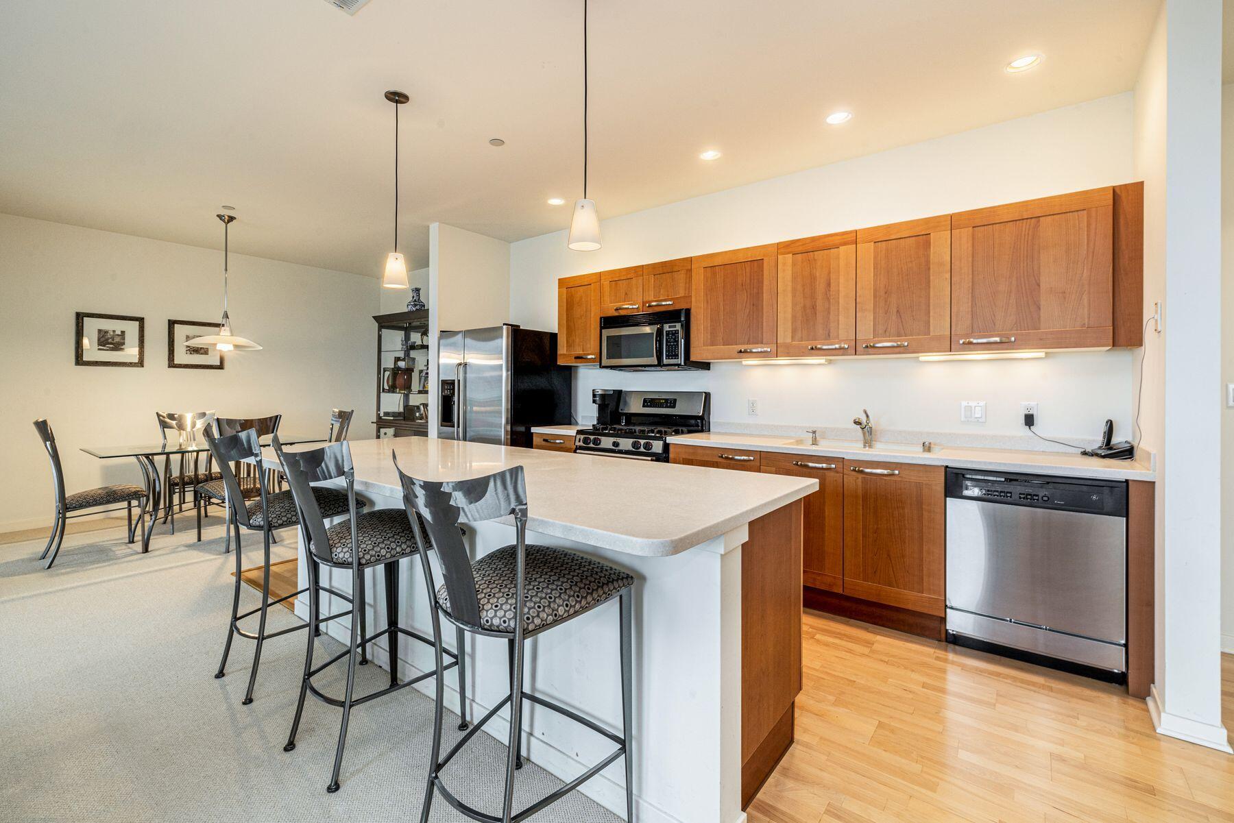 1522 N Prospect Ave 1704