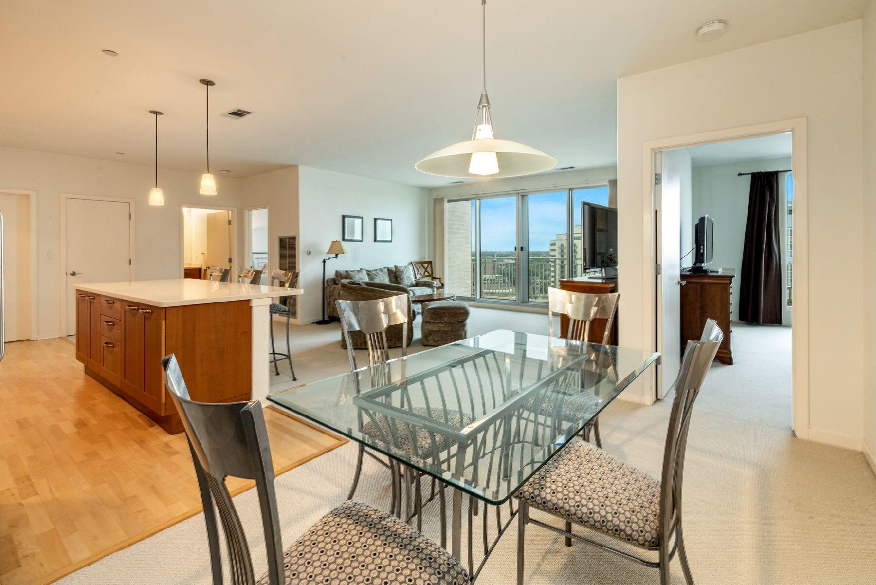 1522 N Prospect Ave 1704