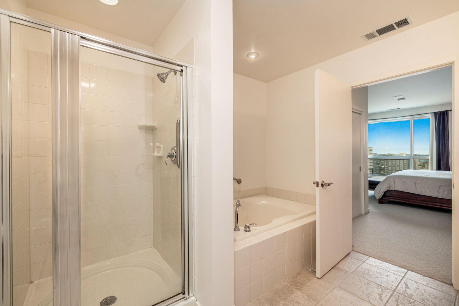 1522 N Prospect Ave 1704