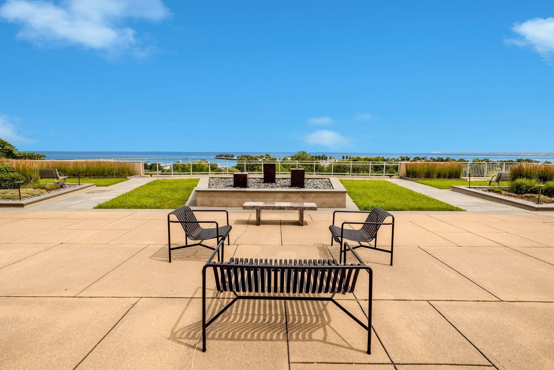 1522 N Prospect Ave 1704