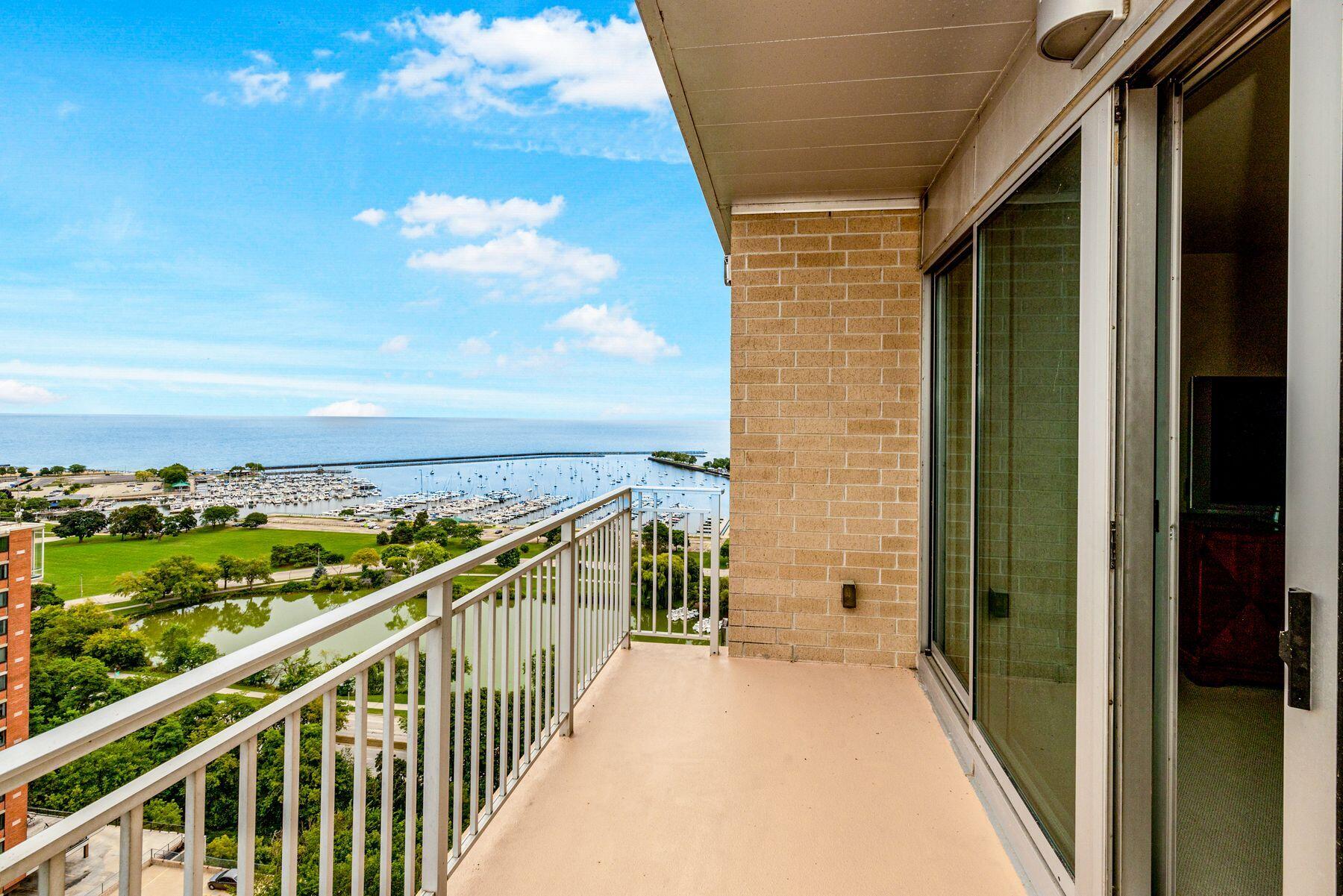 1522 N Prospect Ave 1704