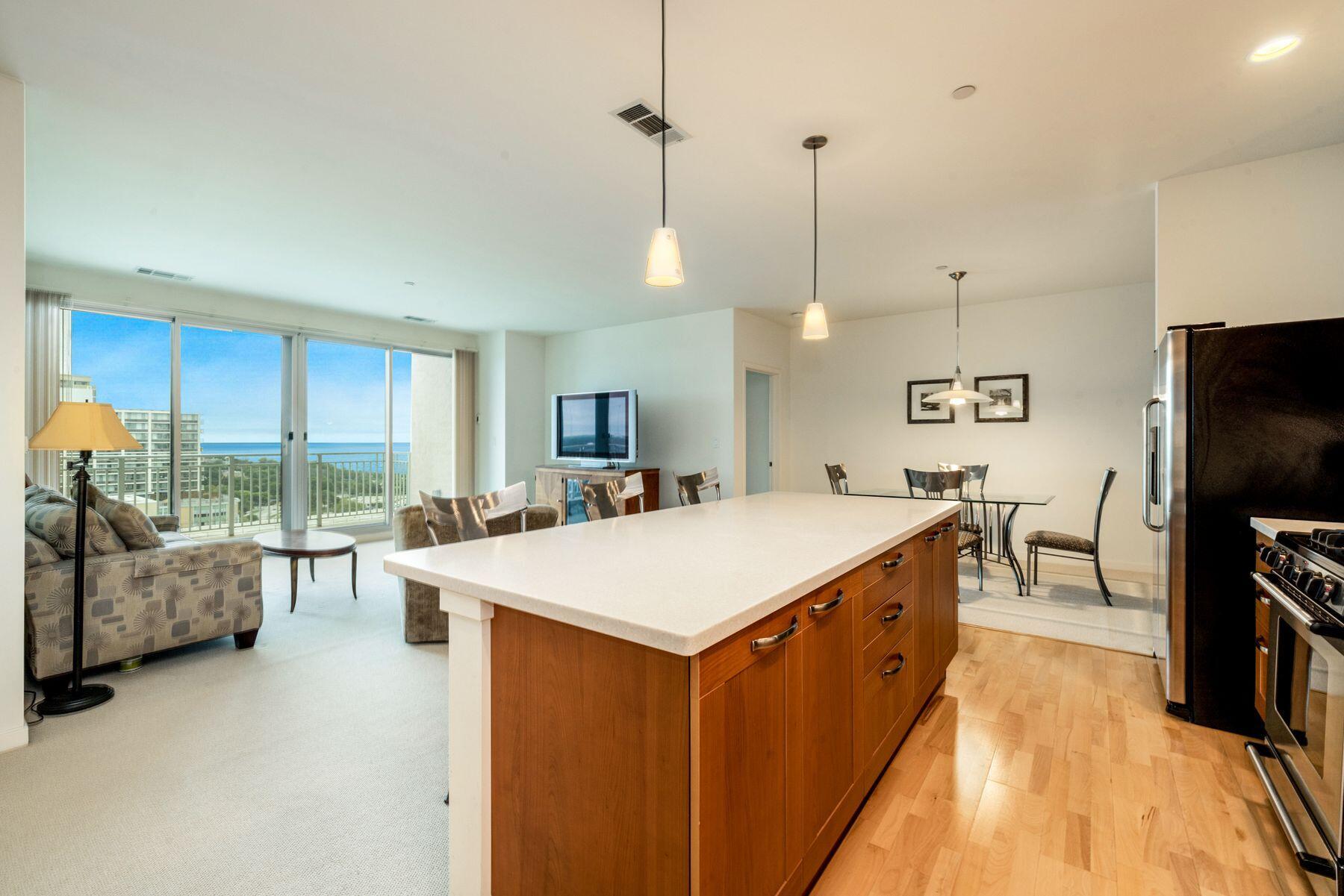 1522 N Prospect Ave 1704