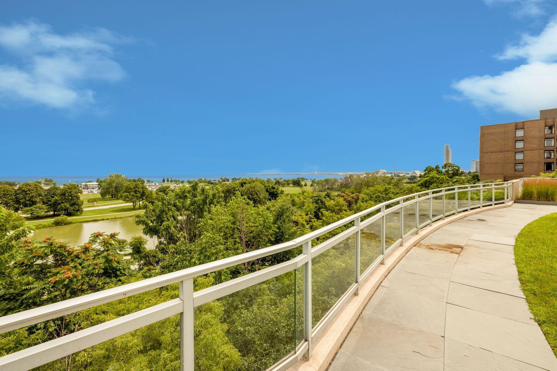 1522 N Prospect Ave 1704