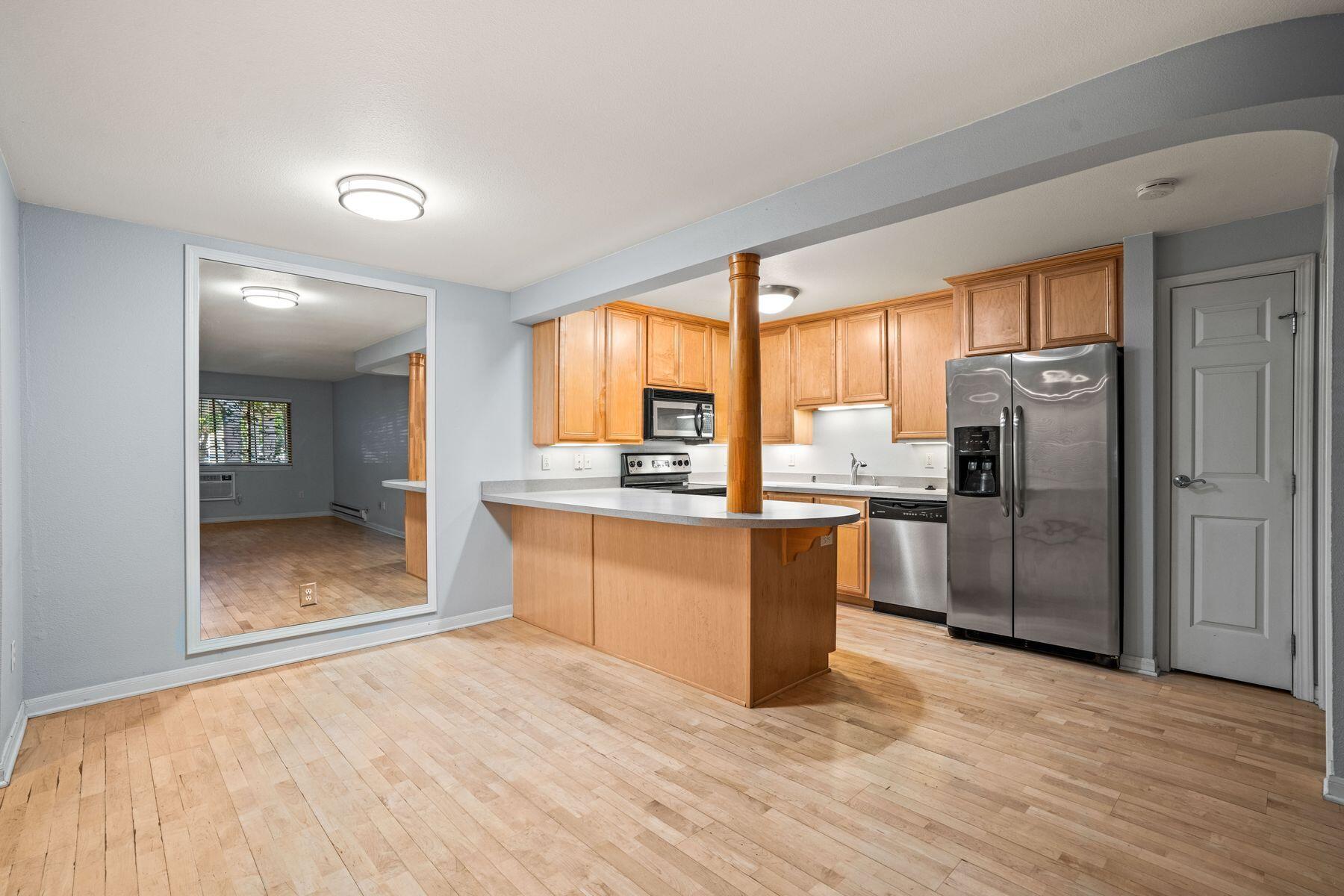 1108 N St 238