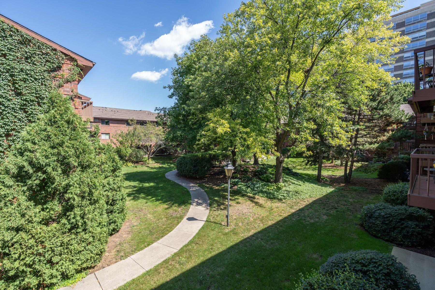 1108 N St 238