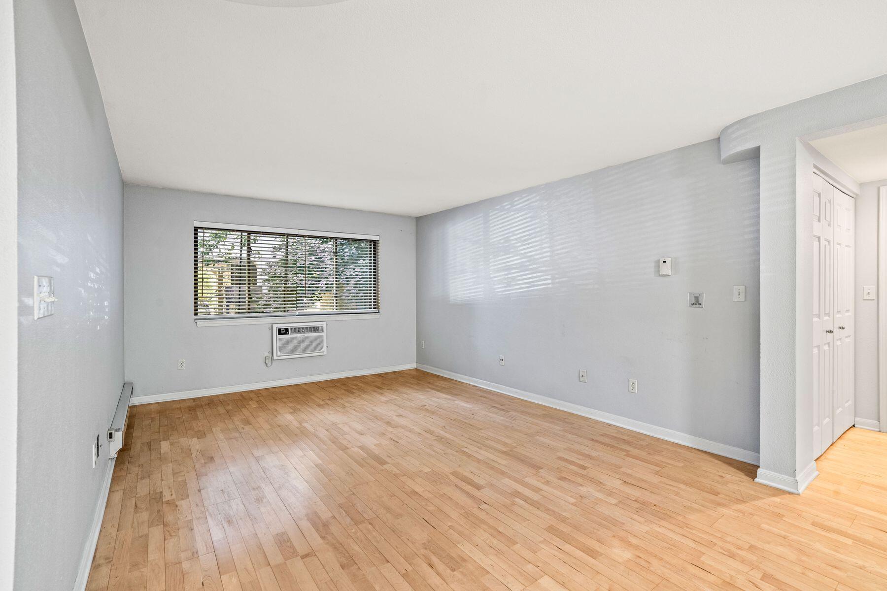 1108 N St 238