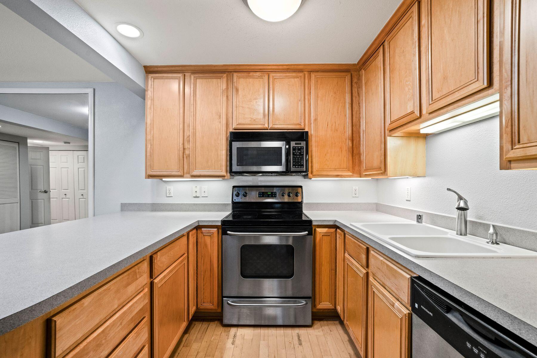 1108 N St 238