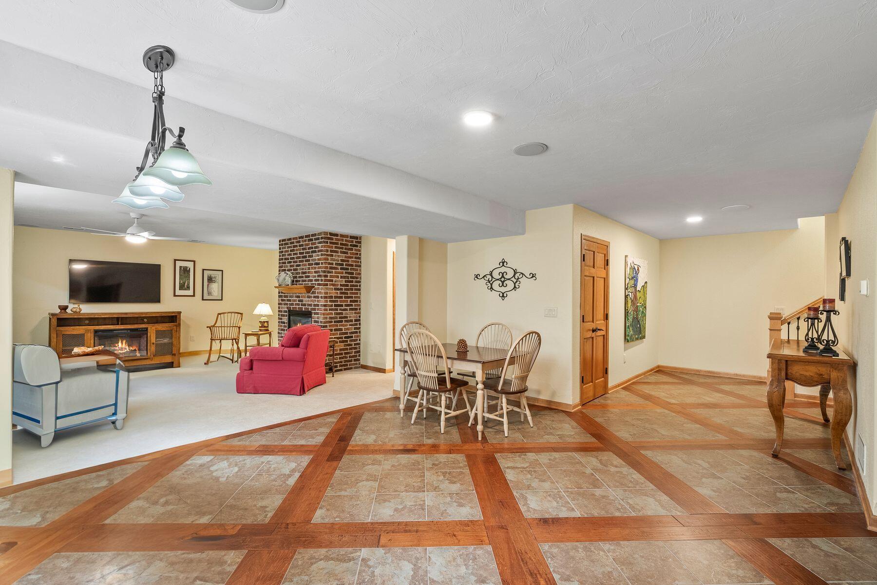 1784 Regal Ct