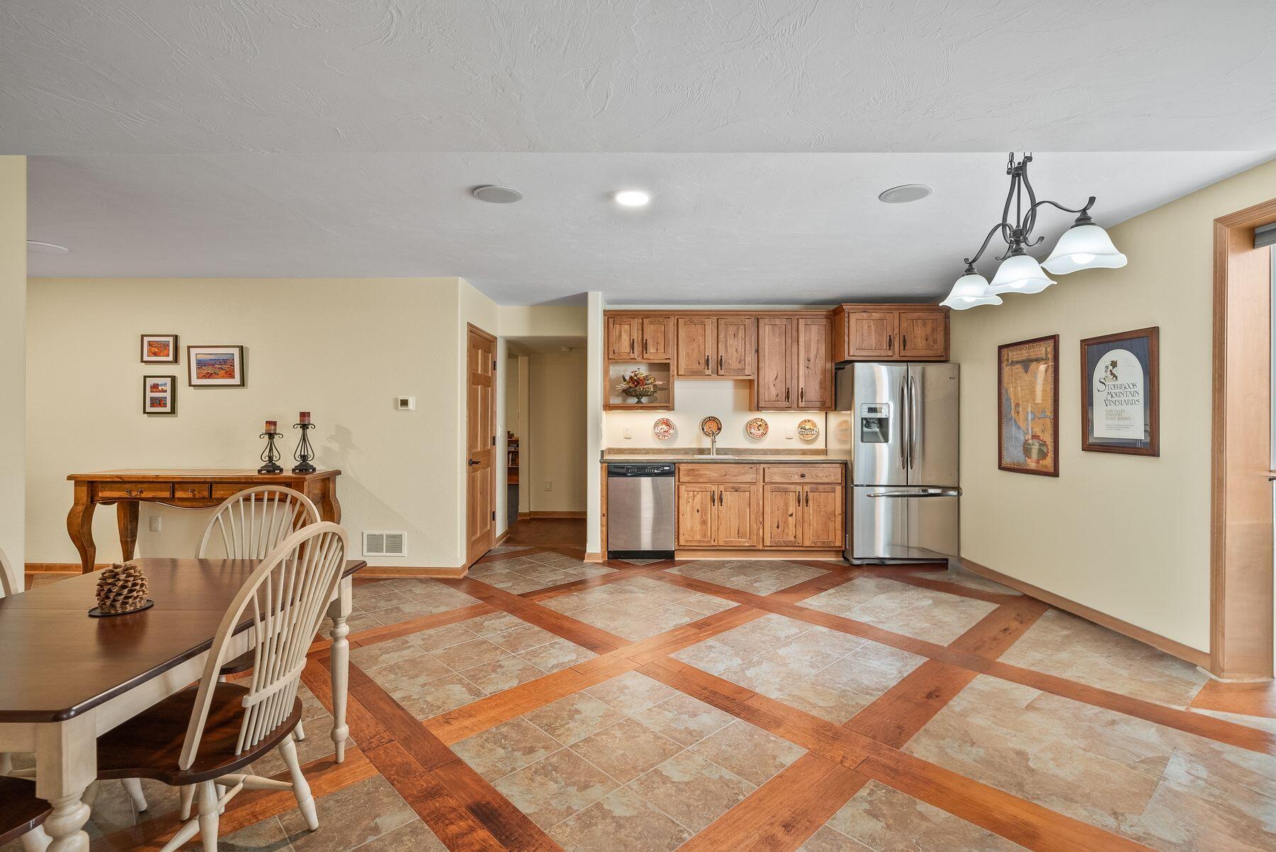 1784 Regal Ct