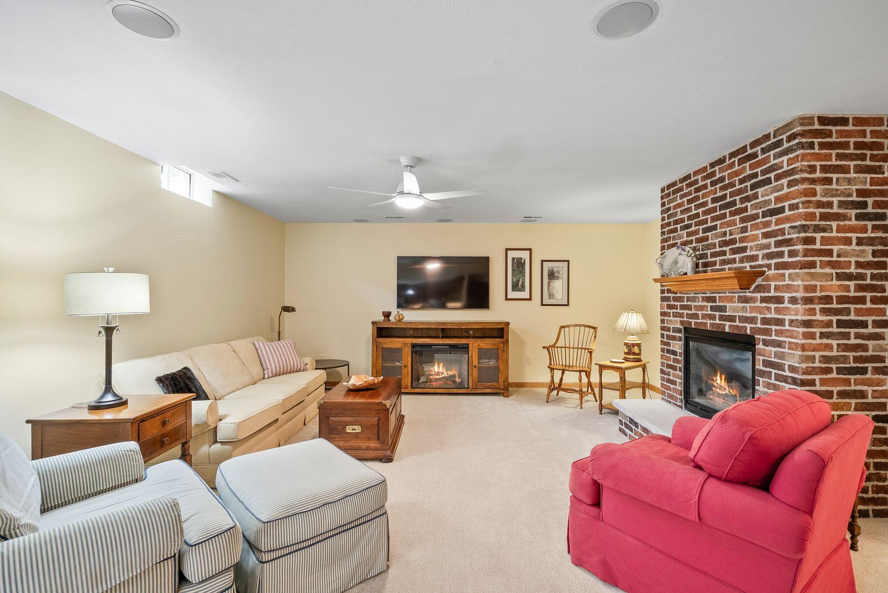 1784 Regal Ct