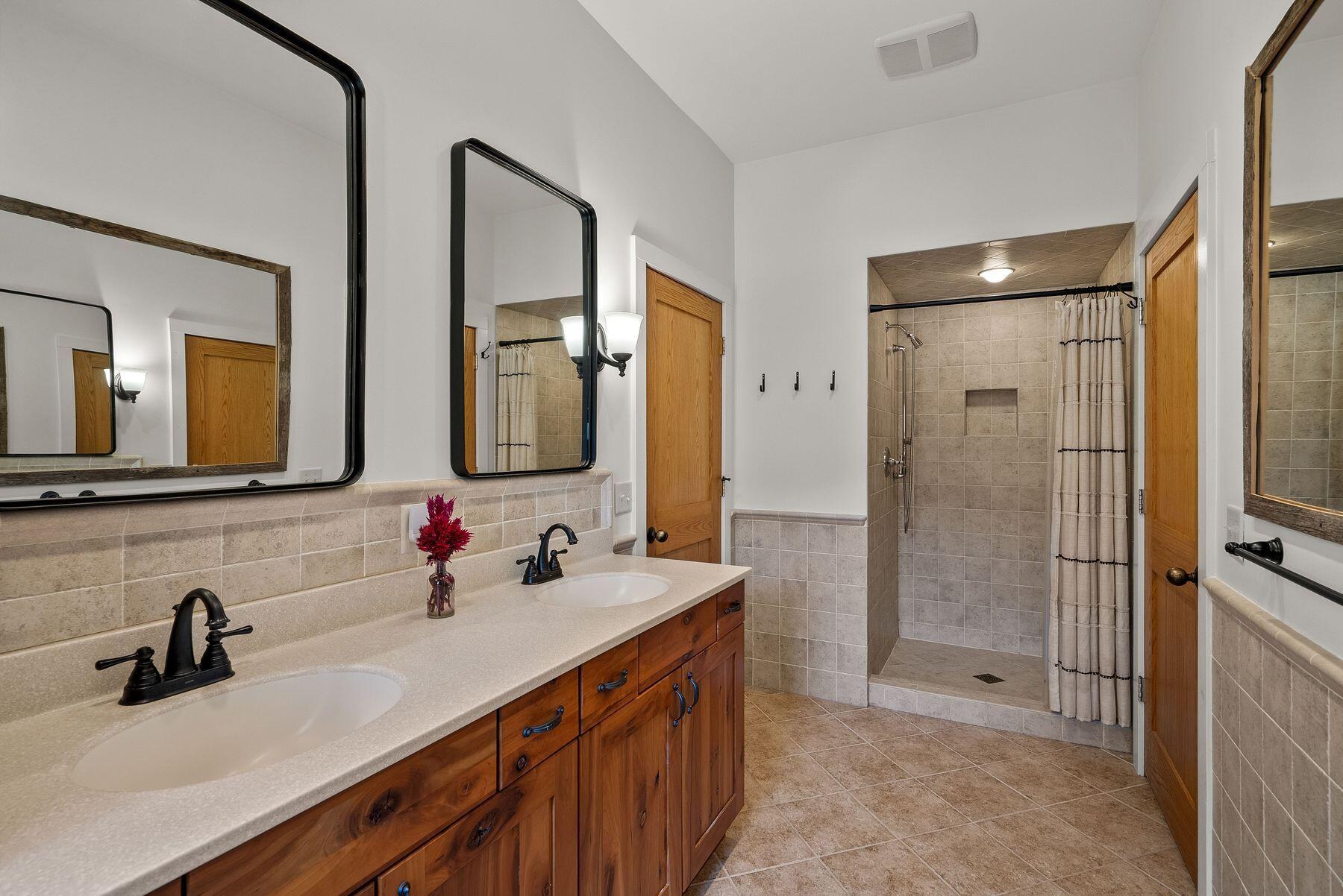 11201 N State Road 138 -
