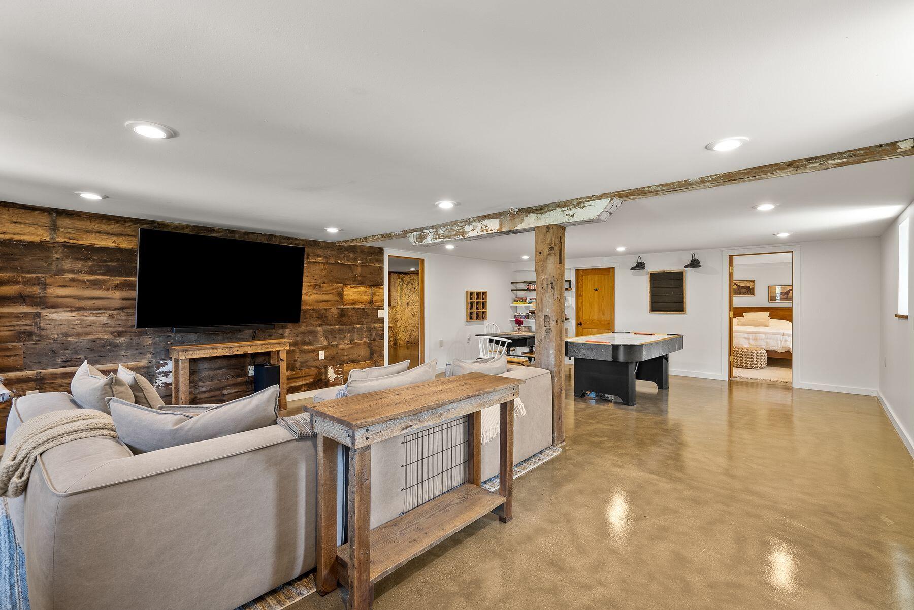 11201 N State Road 138 -