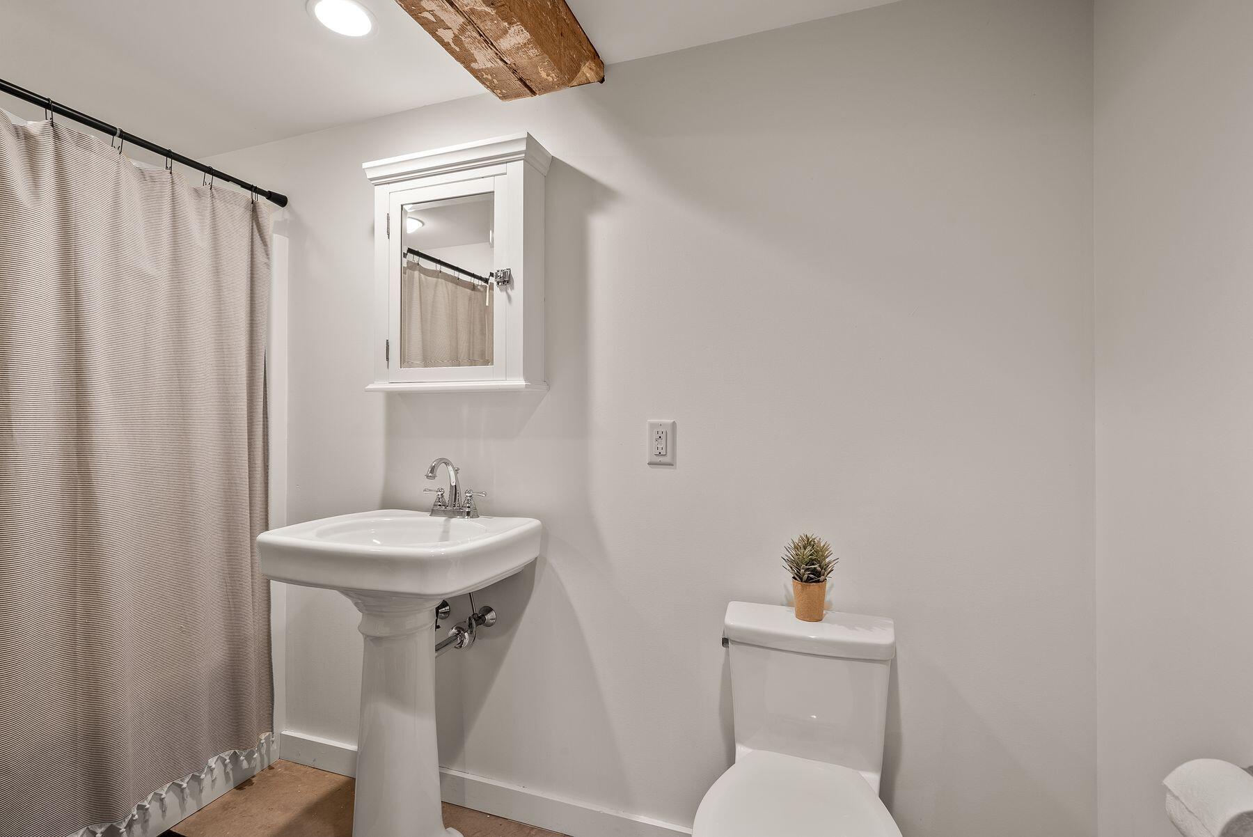 11201 N State Road 138 -