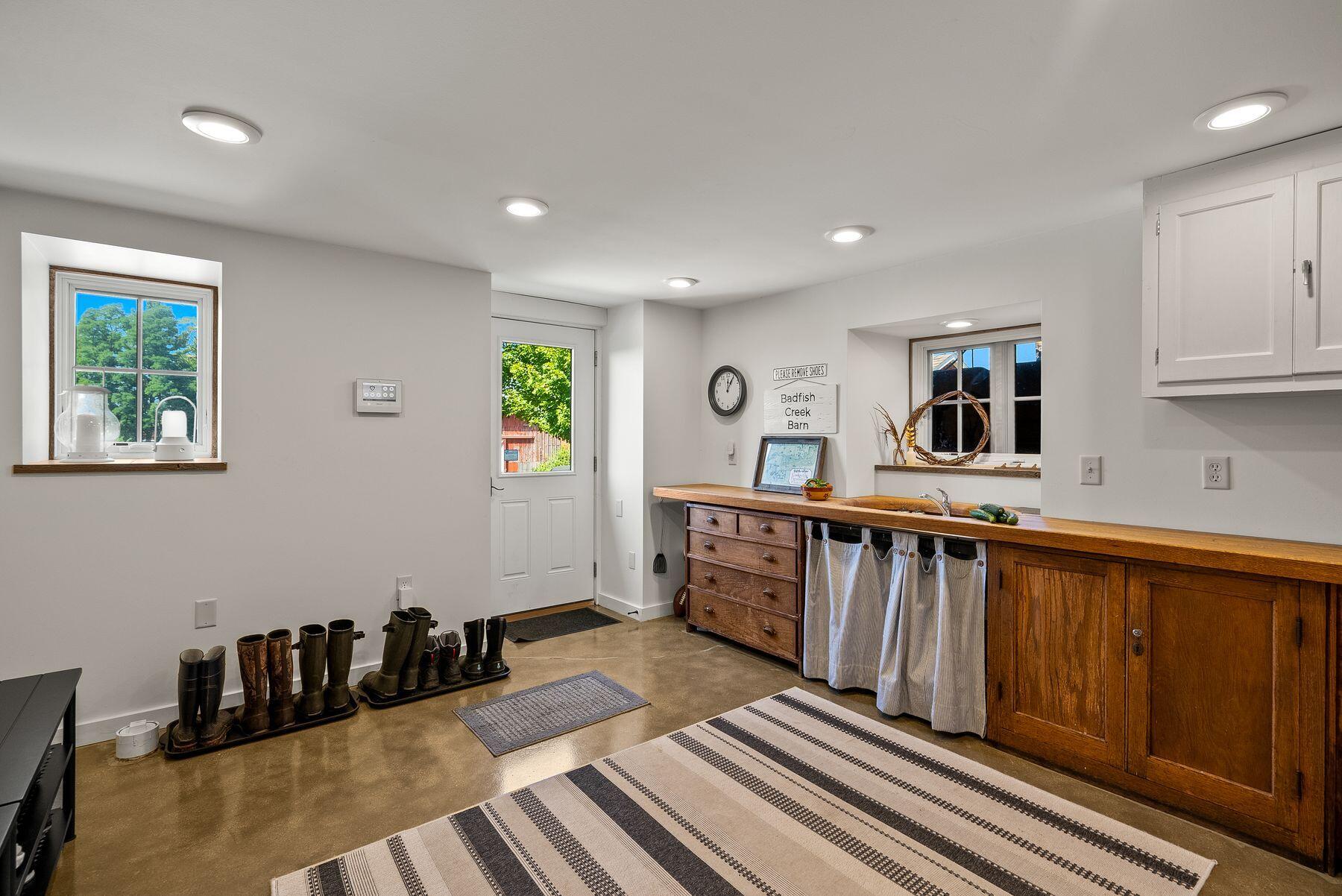 11201 N State Road 138 -