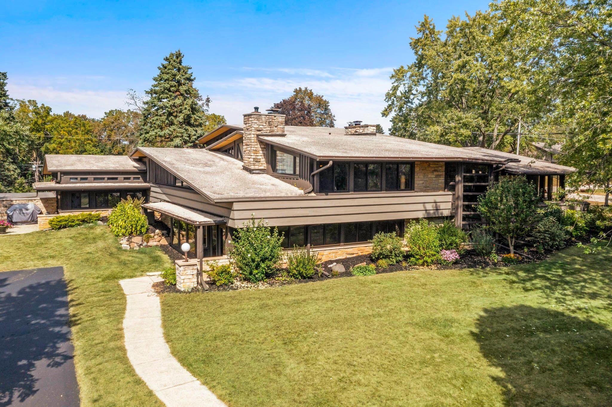 745 Janacek Rd
