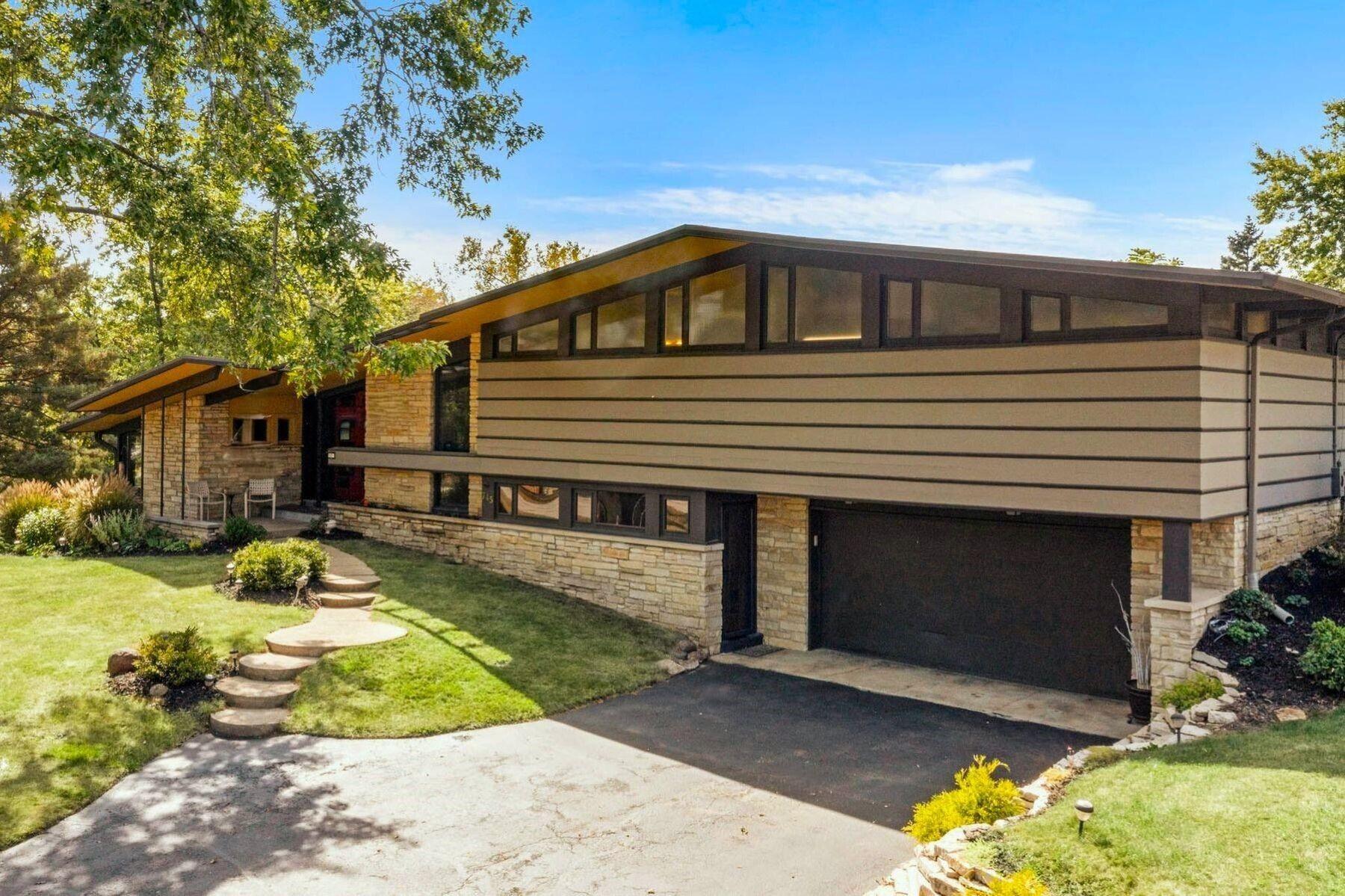 745 Janacek Rd
