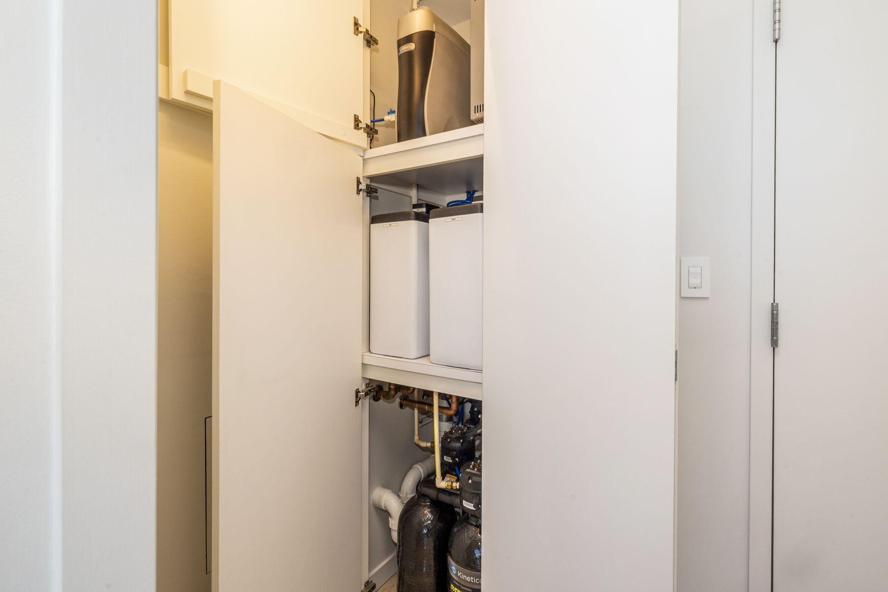 106 W Seeboth St 411