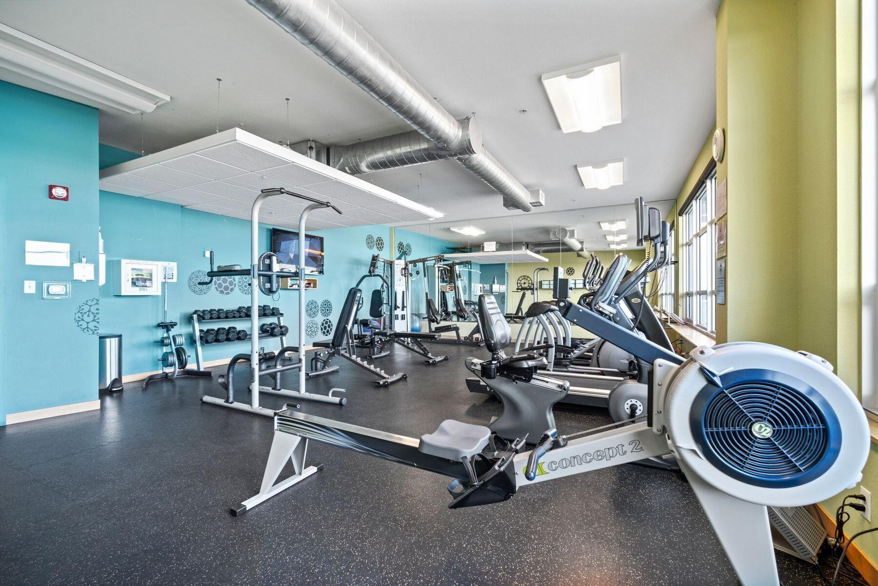 106 W Seeboth St 411