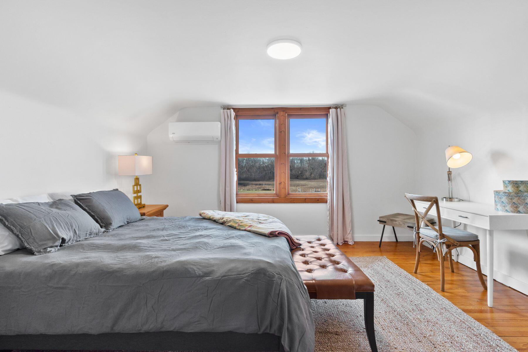 1404 Stoney Brook Rd W