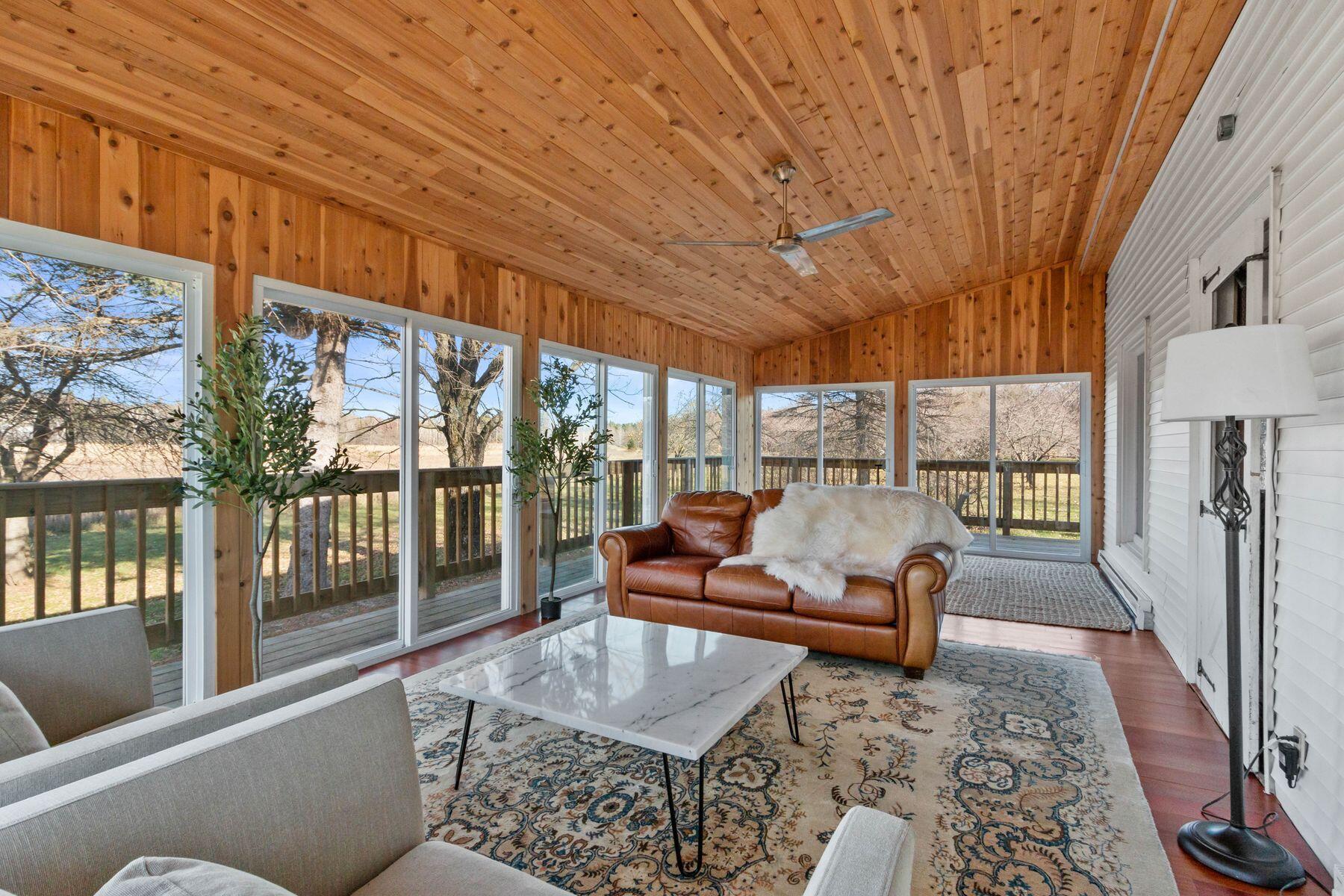 1404 Stoney Brook Rd W