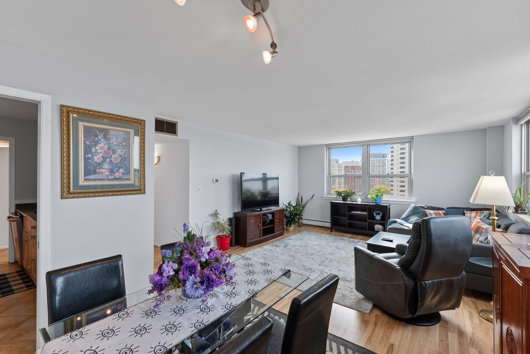 1707 N Prospect Ave 9B